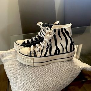 Custom half black have zebra converse, Only worn once! size 7.5 women’s